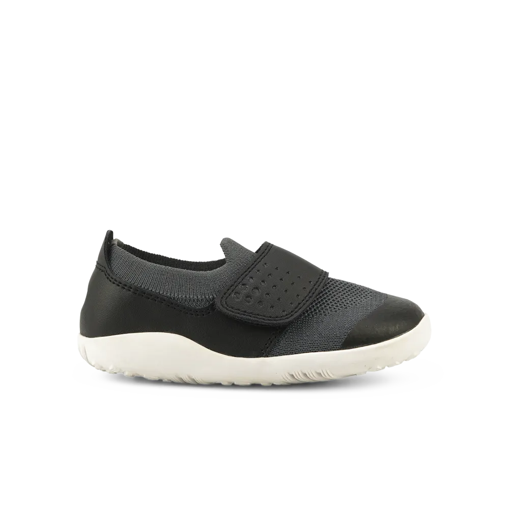 Bobux I-Walk Dimension III Black and Charcoal