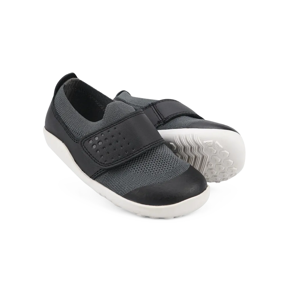 Bobux I-Walk Dimension III Black and Charcoal