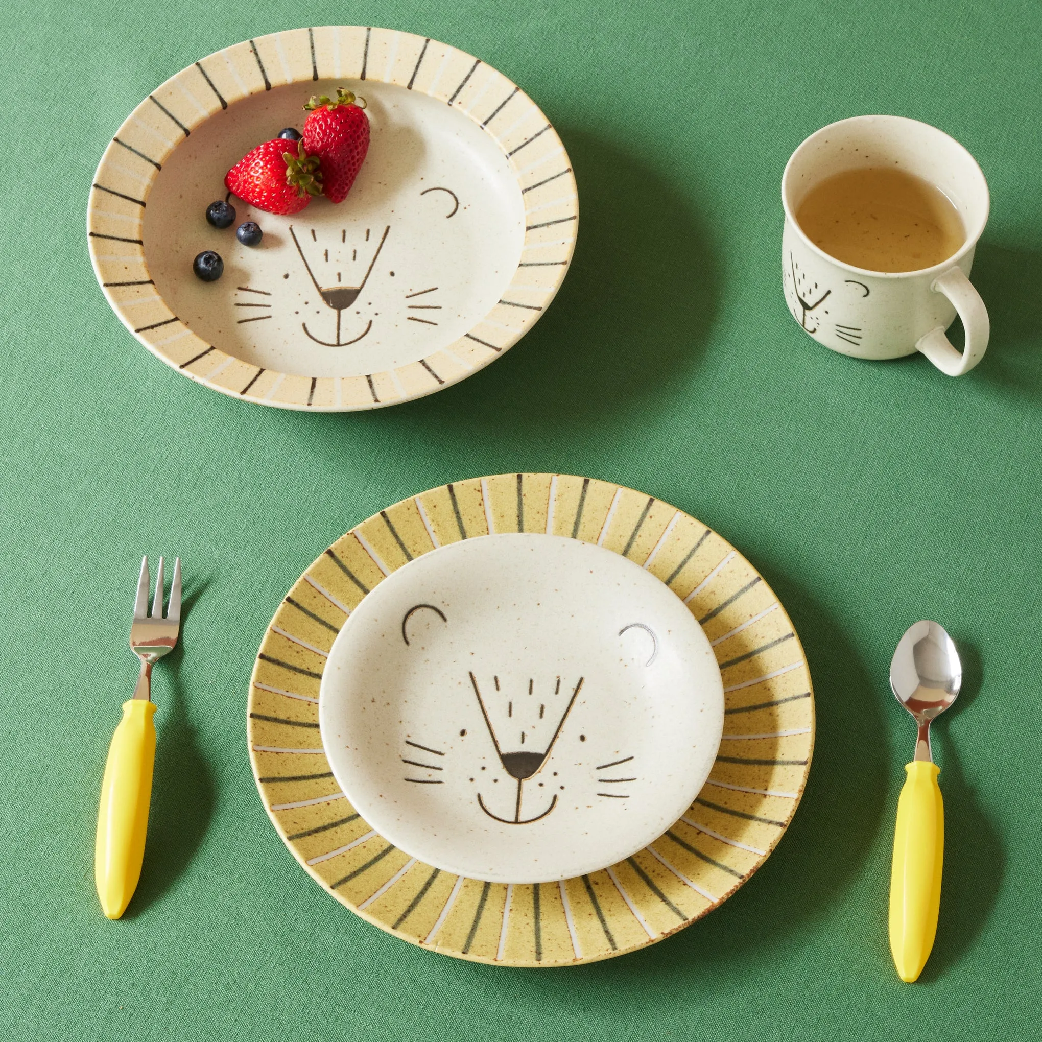 Ceramic Lion Tableware Set for Kids - Set of 4