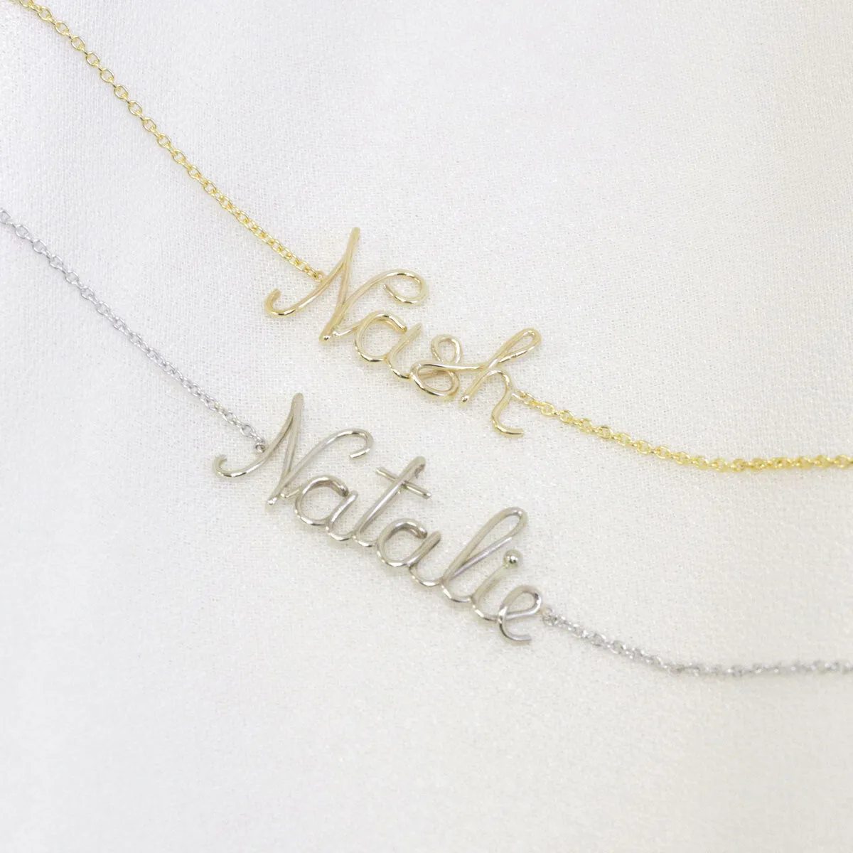 Personalized children's necklace with 'Lulu' name