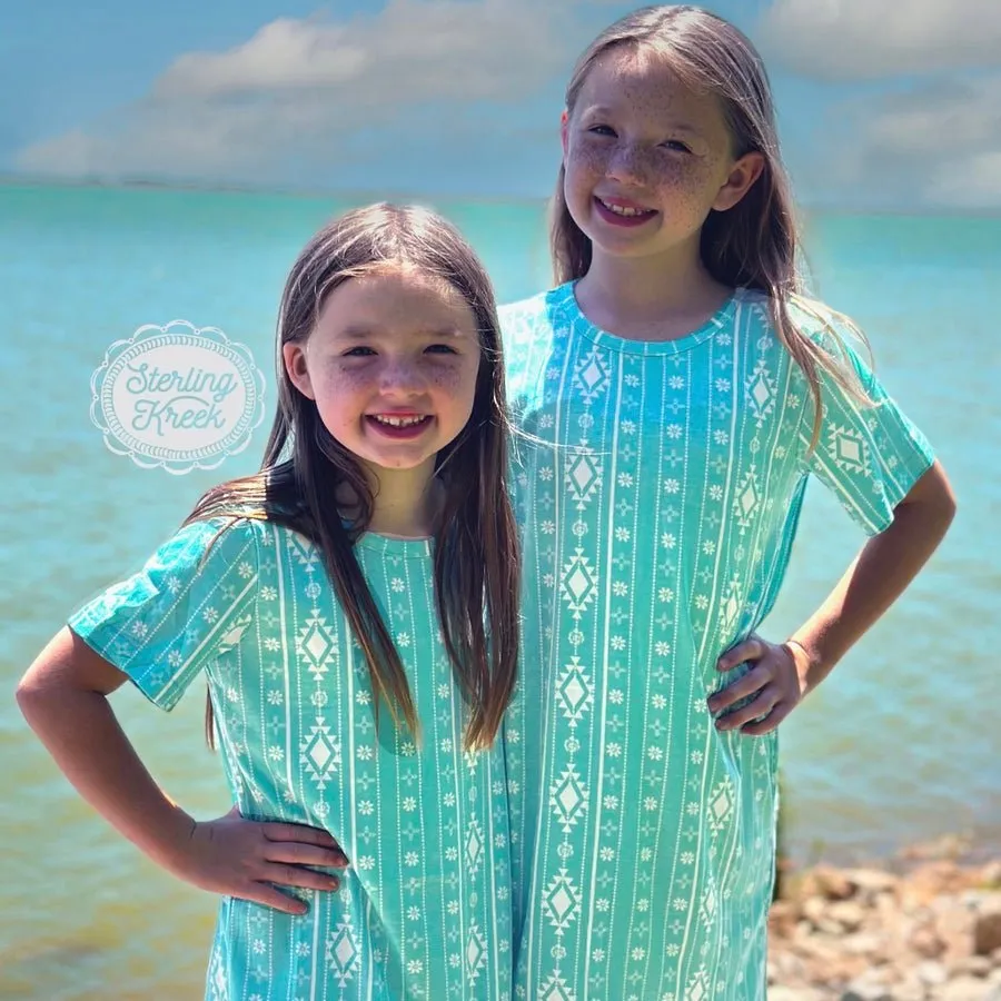 KIDS Walking In Turquoise Dress